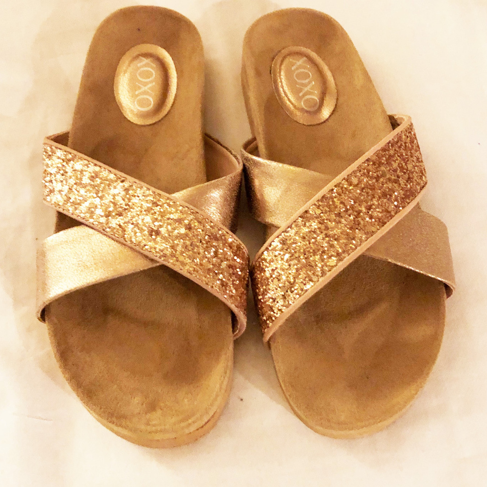 Sandals girls size 5M rose gold man made materials new XOXO slip on